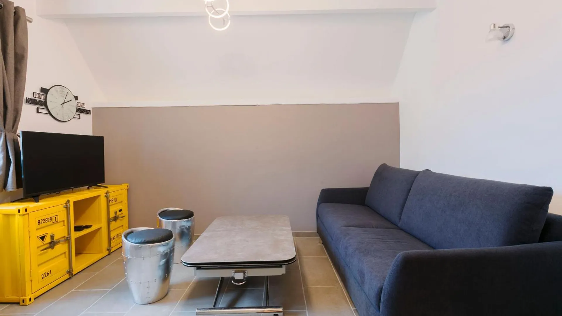Roissy Appartements 0*, Roissy-en-France
